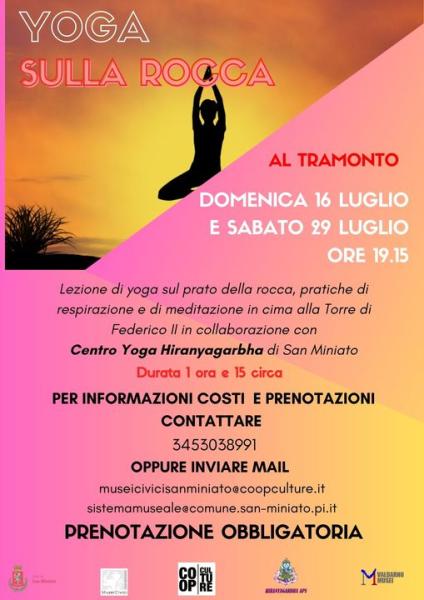 Yoga sulla Rocca al tramonto